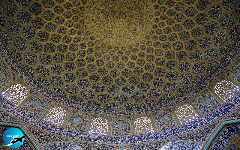 Admire the magnificent inner sanctuary of Masjed e Sheikh Lotfollah