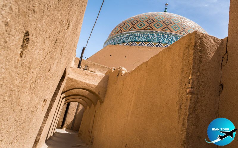 The narrow alleys of Yazd