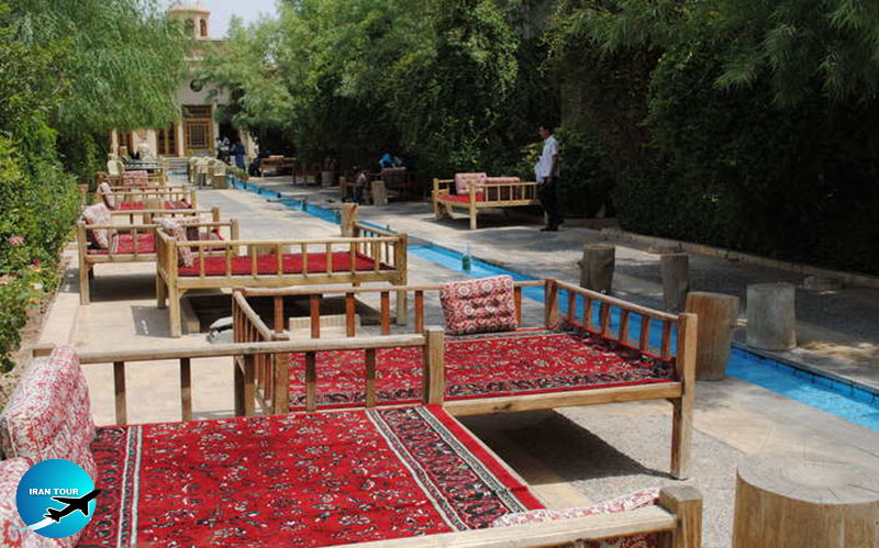 Moshir al-Mamalek Hotel, Yard with traditional beds